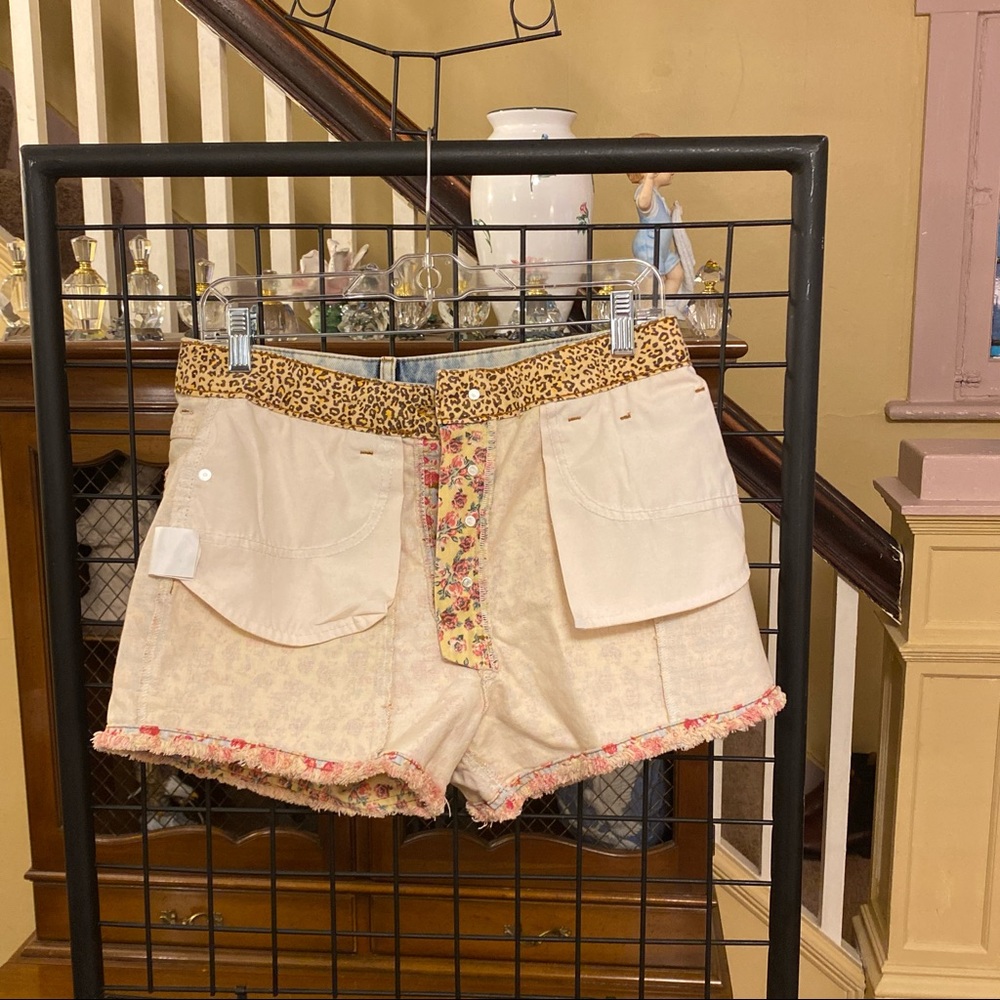 ❤️Anthropologie Farm Rio NWT Size 29 Ultra High-Rise Patchwork Denim Shorts - Picture 3 of 8
